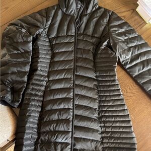 Women's Eddie Bauer Longer style Black puffer Jacket
